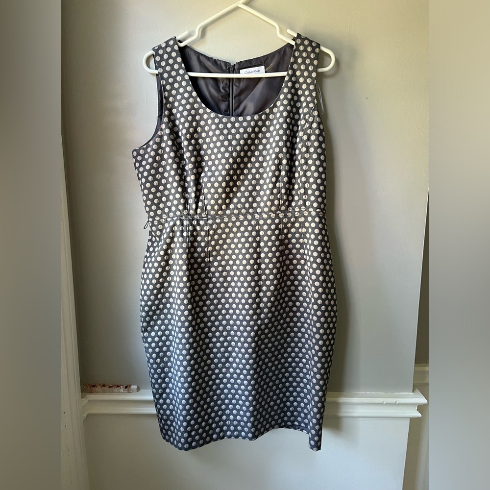 Calvin Klein sleeveless polkadot Work dress. Petite